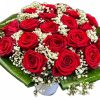 Rode rozen met gipskruid