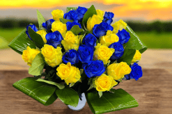 blauwe en gele rozen oekraine