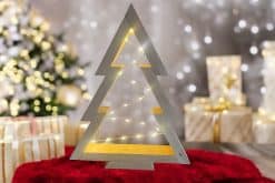 kerstboom van hout met verlichting