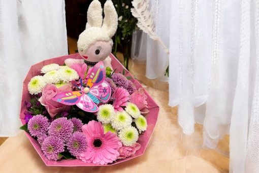 geboorte meisje bloemen